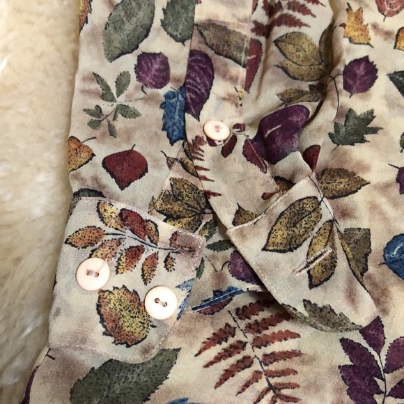 Fall silk sheer button up top size M - Picture 9 of 9